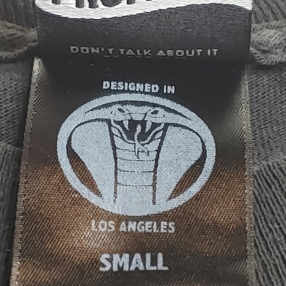 Broken Promises Long-Sleeved Tee Small - Picture 10 of 11